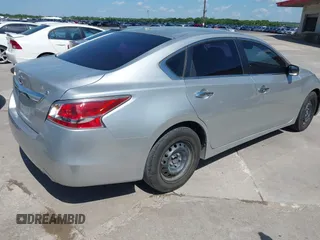 2015 Nissan Altima S with VIN 1N4AL3AP0FN901492, listed as a IAAI auction lot 42101723 with 138,251 mi miles and . Bid and sale history available at carsss.com. Image 4.