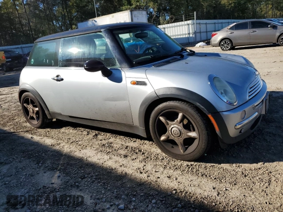 2003 MINI Hardtop with VIN WMWRC33473TC46514, listed as a Copart auction lot 89073385 with 208,111 mi miles and Clean title. Bid and sale history available at DreamBid. Image 4.
