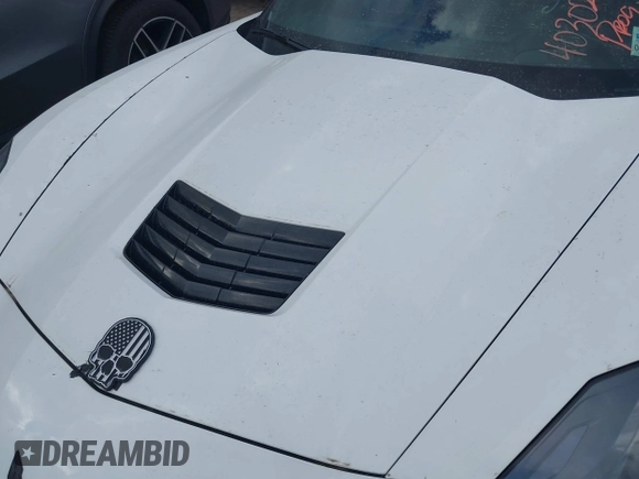 2017 Chevrolet Corvette Grand Sport 2LT z VIN 1G1YY2D77H5117595, wystawiony jako IAAI lot #40302949 z przebiegiem Nie podano mil oraz . Historia ofert i sprzedaży dostępna na DreamBid. Obrazek 10.