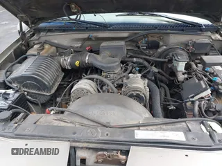 1999 Cadillac Escalade z VIN 1GYEK13R4XR410963, wystawiony jako IAAI lot #40599113 z przebiegiem 191 751 mil mil oraz . Historia ofert i sprzedaży dostępna na DreamBid. Obrazek 10.