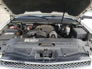 2008 Chevrolet Suburban LTZ with VIN 1GNFK16308R254513, listed as a Copart auction lot 62573335 with 228,421 mi miles and Salvage title. Bid and sale history available at DreamBid. Image 12.