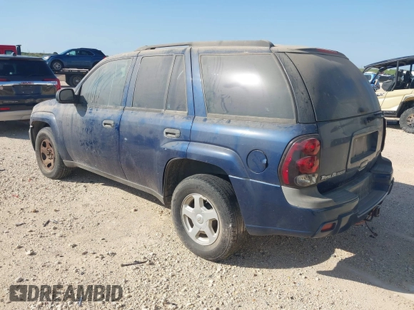 2003 Chevrolet TrailBlazer LS with VIN 1GNDS13S432222507, listed as a IAAI auction lot 42035817 with 220,061 mi miles. Bid and sale history available at carsss.com. Image 3.