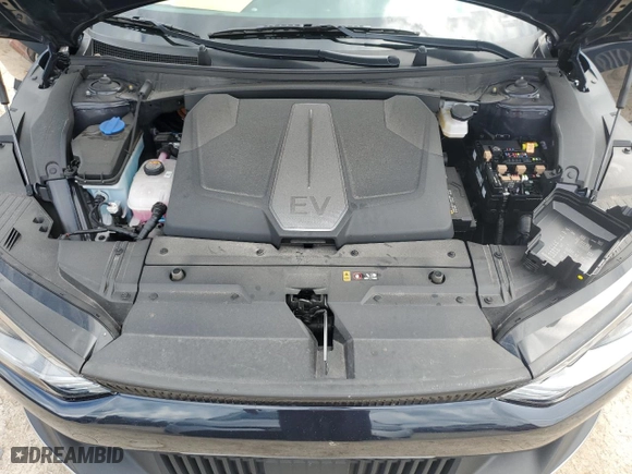 2022 Kia EV6 Light with VIN KNDC34LB9N5065576, listed as a Copart auction lot 70694694 with 18,546 mi miles and Non Repairable. Bid and sale history available at carsss.com. Image 12.