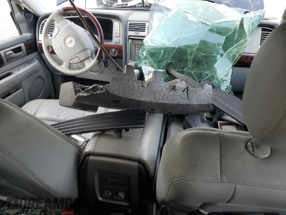 2004 Lincoln Navigator Luxury with VIN 5LMFU28R54LJ09239, listed as a Copart auction lot 55141205 with Not provided miles and Salvage title. Bid and sale history available at DreamBid. Image 8.
