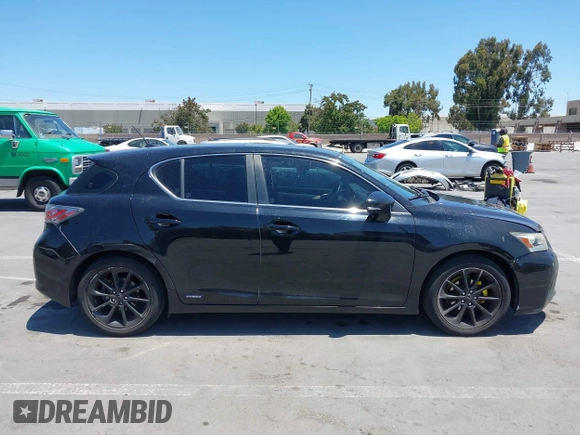 2012 Lexus CT 200h z VIN JTHKD5BH4C2053787, wystawiony jako IAAI lot #42533598 z przebiegiem 260 264 mil mil oraz . Historia ofert i sprzedaży dostępna na DreamBid. Obrazek 13.