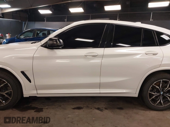 2024 BMW X4 xDrive30i z VIN 5UX33DT06R9U63095, wystawiony jako IAAI lot #40352257 z przebiegiem 19 349 mil mil oraz . Historia ofert i sprzedaży dostępna na DreamBid. Obrazek 13.