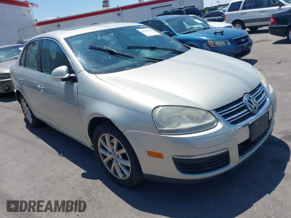 2010 Volkswagen Jetta Limited Edition с VIN 3VWRZ7AJ9AM115141, выставлен на аукционе IAAI как лот 42381197 с пробегом 264 054 миль миль и . История ставок и продаж доступна на DreamBid. Изображение 1.