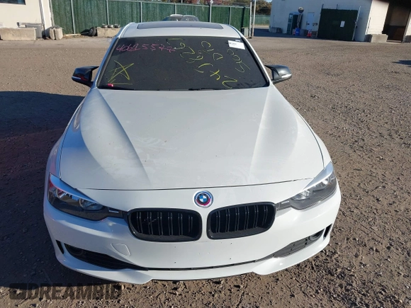 2014 BMW 3 Series 320i xDrive with VIN WBA3C3G51ENR25045, listed as a IAAI auction lot 40615577 with 150,046 mi miles. Bid and sale history available at carsss.com. Image 11.