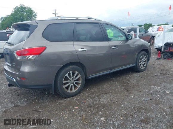 2014 Nissan Pathfinder SL with VIN 5N1AR2MM8EC606005, listed as a IAAI auction lot 42199339 with 152,537 mi miles. Bid and sale history available at carsss.com. Image 4.