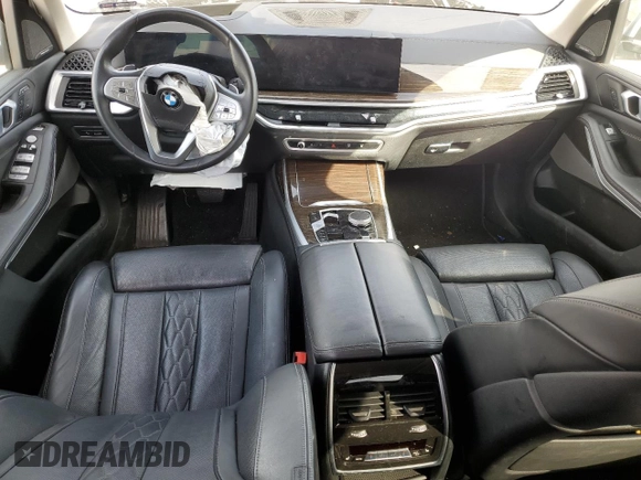 2024 BMW X7 xDrive40i z VIN 5UX23EM0XR9S60730, wystawiony jako Copart lot #49636395 z przebiegiem Nie podano mil oraz Szkoda całkowita • Salvage title. Historia ofert i sprzedaży dostępna na DreamBid. Obrazek 8.