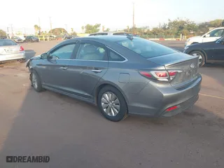 2017 Hyundai Sonata Hybrid SE with VIN KMHE24L35HA074609, listed as a IAAI auction lot 41177631 with 109,259 mi miles. Bid and sale history available at carsss.com. Image 3.