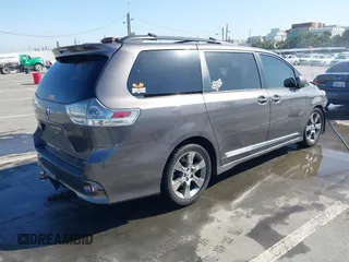 2012 Toyota Sienna SE with VIN 5TDXK3DCXCS233593, listed as a IAAI auction lot 41959611 with 85,558 mi miles. Bid and sale history available at carsss.com. Image 4.