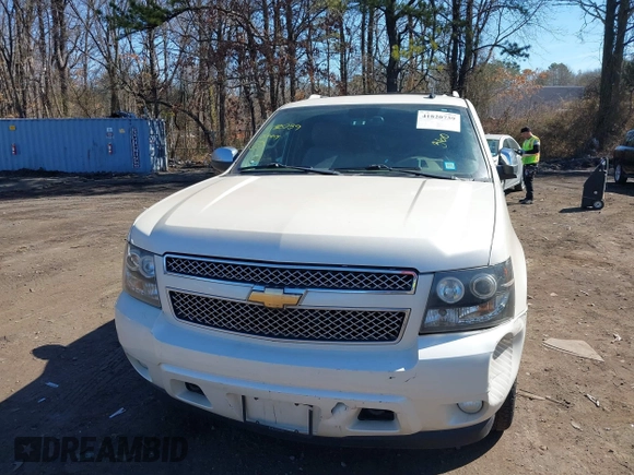 2010 Chevrolet Suburban LTZ with VIN 1GNUKKE32AR273522, listed as a IAAI auction lot 41820739 with 139,406 mi miles. Bid and sale history available at carsss.com. Image 12.