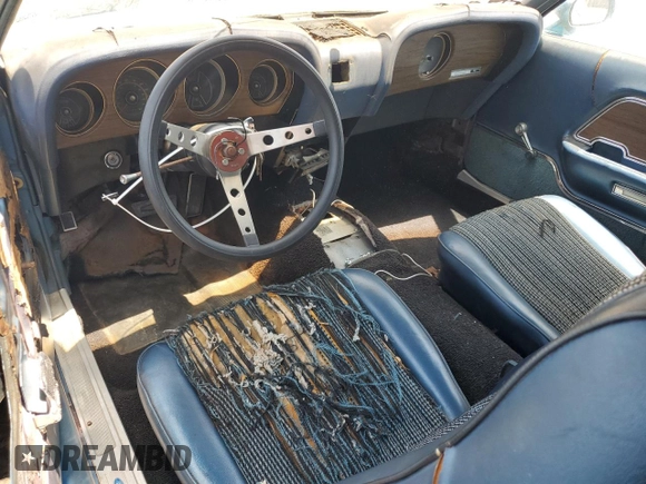 1970 Ford Mustang z VIN 0F04F121563, wystawiony jako Copart lot #60193005 z przebiegiem 31 733 mil mil oraz Czysty tytuł • Clean title. Historia ofert i sprzedaży dostępna na DreamBid. Obrazek 8.
