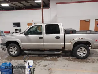 2005 Chevrolet Silverado 1500 LT with VIN 2GCEK13T951132388, listed as a IAAI auction lot 42069557 with 266,284 mi miles and . Bid and sale history available at DreamBid. Image 14.