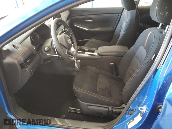2025 Nissan Sentra SR z VIN 3N1AB8DV6SY308742, wystawiony jako Copart lot #60685715 z przebiegiem 8 751 mil mil oraz Szkoda całkowita • Salvage title. Historia ofert i sprzedaży dostępna na DreamBid. Obrazek 7.
