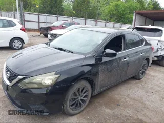 2018 Nissan Sentra SV z VIN 3N1AB7AP2JY240700, wystawiony jako IAAI lot #40207118 z przebiegiem 161 848 mil mil oraz . Historia ofert i sprzedaży dostępna na DreamBid. Obrazek 2.