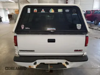 2001 GMC Sonoma SLS w/1SH Pkg with VIN 1GTDT19W118189153, listed as a Copart auction lot 74802054 with 142,961 mi miles and Non Repairable. Bid and sale history available at carsss.com. Image 6.