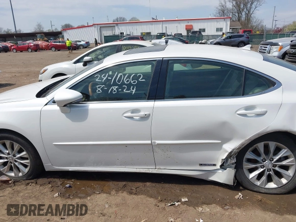 2014 Lexus ES 300h with VIN JTHBW1GG9E2068257, listed as a IAAI auction lot 42043095 with 130,560 mi miles and . Bid and sale history available at DreamBid. Image 14.