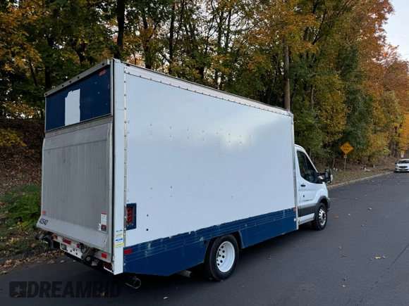 2015 Ford Transit with VIN 1FDBF8ZM9FKB32257, listed as a Copart auction lot 80655114 with 174,627 mi miles and Clean Title. Bid and sale history available at DreamBid. Image 4.