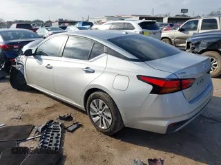 2020 Nissan Altima S z VIN 1N4BL4BVXLN310072, wystawiony jako IAAI lot #41576071 z przebiegiem 59 642 mil mil oraz . Historia ofert i sprzedaży dostępna na DreamBid. Obrazek 3.