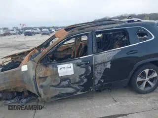 2019 Jeep Cherokee Limited with VIN 1C4PJMDN1KD292438, listed as a IAAI auction lot 40727364 with 93,678 mi miles. Bid and sale history available at carsss.com. Image 6.