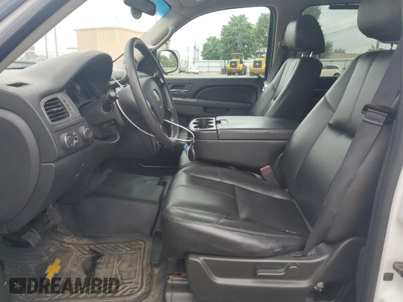 2011 Chevrolet Suburban Commercial with VIN 1GNSK5E33BR312726, listed as a Copart auction lot 61437945 with 190,441 mi miles and Clean title. Bid and sale history available at DreamBid. Image 7.
