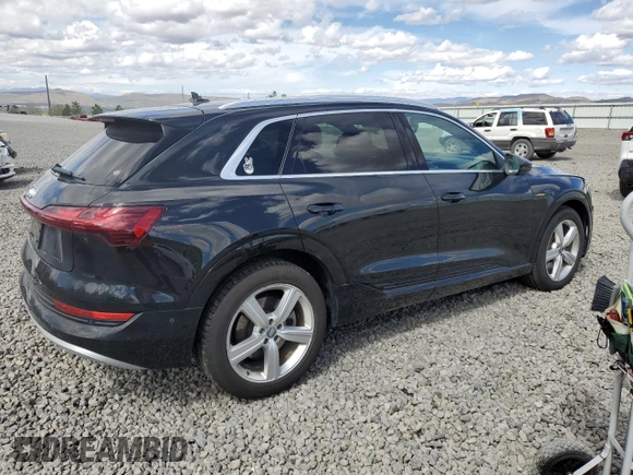 2019 Audi e-tron Premium Plus z VIN WA1LABGE1KB021741, wystawiony jako Copart lot #54774875 z przebiegiem 80 489 mil mil oraz Szkoda całkowita • Salvage title. Historia ofert i sprzedaży dostępna na DreamBid. Obrazek 3.