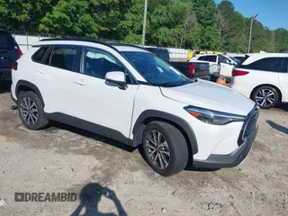 2023 Toyota Corolla Cross XLE с VIN 7MUDAAAG7PV037902, выставлен на аукционе IAAI как лот 42184134 с пробегом 17 643 миль миль и . История ставок и продаж доступна на DreamBid. Изображение 1.