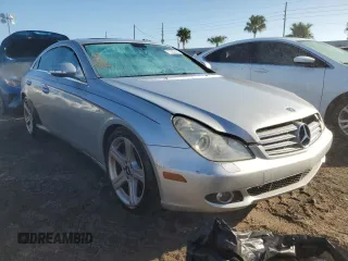 2006 Mercedes-Benz CLS-Class with VIN WDDDJ75X36A020636, listed as a Copart auction lot 77382474 with 133,649 mi miles and Salvage Title. Bid and sale history available at carsss.com. Image 4.