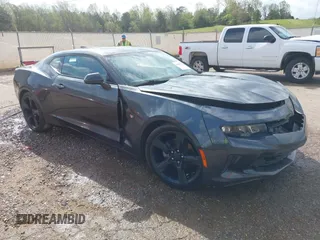 2017 Chevrolet Camaro 1LT z VIN 1G1FB1RS3H0210241, wystawiony jako IAAI lot #41905716 z przebiegiem 79 227 mil mil oraz . Historia ofert i sprzedaży dostępna na DreamBid. Obrazek 1.