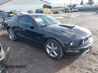 2008 Ford Mustang GT Deluxe with VIN 1ZVHT82H385191825, listed as a IAAI auction lot 41140361 with 128,131 mi miles and . Bid and sale history available at carsss.com. Image 1.