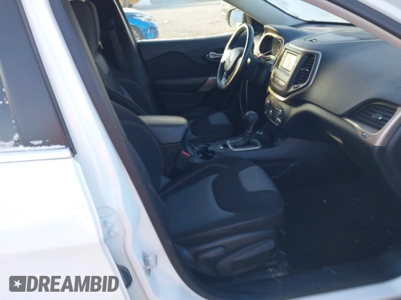 2018 Jeep Cherokee Latitude with VIN 1C4PJMCX8JD548480, listed as a IAAI auction lot 41378186 with 52,051 mi miles and . Bid and sale history available at DreamBid. Image 5.