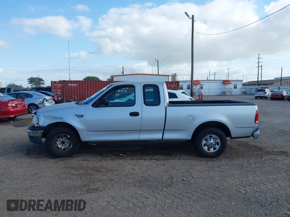 1999 Ford F-250 z VIN 2FTRX27L3XCA14587, wystawiony jako IAAI lot #42022998 z przebiegiem Nie podano mil oraz . Historia ofert i sprzedaży dostępna na DreamBid. Obrazek 14.