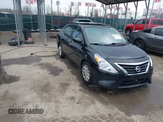 2019 Nissan Versa SV z VIN 3N1CN7AP4KL835577, wystawiony jako IAAI lot #41915708 z przebiegiem 149 339 mil mil oraz . Historia ofert i sprzedaży dostępna na DreamBid. Obrazek 1.