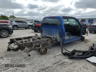 2003 Chevrolet Silverado SS z VIN 2GCEK19N531325806, wystawiony jako Copart lot #72250174 z przebiegiem Nie podano mil oraz Nie do naprawy. Historia ofert i sprzedaży dostępna na DreamBid. Obrazek 3.