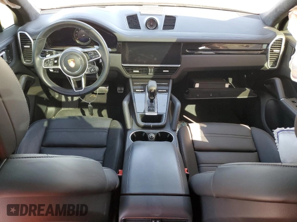 2021 Porsche Cayenne GTS z VIN WP1AG2AY3MDA34902, wystawiony jako Copart lot #49510465 z przebiegiem Nie podano mil oraz Szkoda całkowita • Salvage title. Historia ofert i sprzedaży dostępna na DreamBid. Obrazek 8.