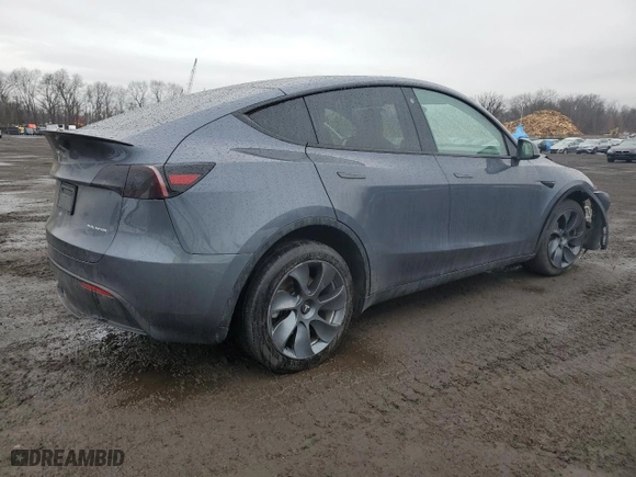 2023 Tesla Model Y Long Range with VIN 7SAYGDEE1PF684209, listed as a Copart auction lot 46190635 with 31,801 mi miles and Salvage Title. Bid and sale history available at carsss.com. Image 3.