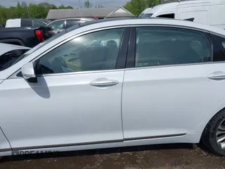 2015 Hyundai Genesis 3.8L with VIN KMHGN4JE0FU055255, listed as a IAAI auction lot 42123154 with 48,130 mi miles and . Bid and sale history available at DreamBid. Image 15.