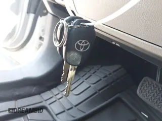 2014 Toyota Highlander LE z VIN 5TDZARFH8ES006333, wystawiony jako IAAI lot #42457836 z przebiegiem 177 747 mil mil oraz . Historia ofert i sprzedaży dostępna na DreamBid. Obrazek 11.
