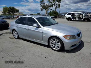 2007 BMW 3 Series 328i z VIN WBAVC53527FZ74908, wystawiony jako Copart lot #56956845 z przebiegiem Nie podano mil oraz Czysty tytuł • Clean title. Historia ofert i sprzedaży dostępna na DreamBid. Obrazek 4.