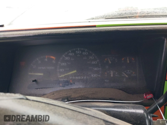 1995 Chevrolet Tahoe z VIN 1GNEC13K8SJ398465, wystawiony jako IAAI lot #41750642 z przebiegiem 233 251 mil mil oraz . Historia ofert i sprzedaży dostępna na DreamBid. Obrazek 7.