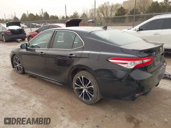 2019 Toyota Camry LE z VIN 4T1B11HK6KU805252, wystawiony jako IAAI lot #41787833 z przebiegiem 85 196 mil mil oraz . Historia ofert i sprzedaży dostępna na DreamBid. Obrazek 15.