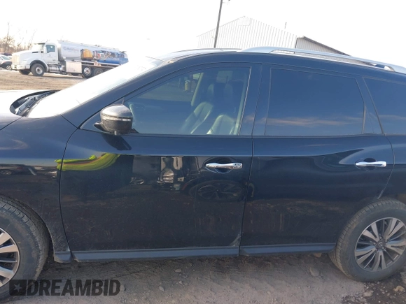 2019 Nissan Pathfinder S z VIN 5N1DR2MMXKC625986, wystawiony jako IAAI lot #41265272 z przebiegiem 124 351 mil mil oraz . Historia ofert i sprzedaży dostępna na DreamBid. Obrazek 14.