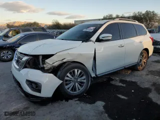2017 Nissan Pathfinder SV with VIN 5N1DR2MNXHC686613, listed as a Copart auction lot 43831825 with 123,711 mi miles and Salvage Title. Bid and sale history available at carsss.com. Image 1.