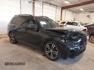 2020 BMW X7 xDrive40i z VIN 5UXCW2C07L9C19932, wystawiony jako IAAI lot #42221916 z przebiegiem 50 597 mil mil oraz . Historia ofert i sprzedaży dostępna na DreamBid. Obrazek 1.