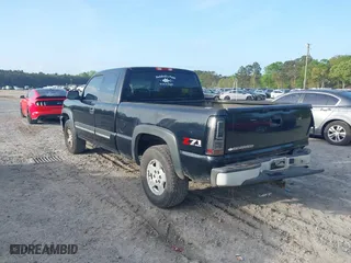 2006 Chevrolet Silverado 1500 LT2 with VIN 1GCEK19B46Z195681, listed as a IAAI auction lot 41947889 with 213,595 mi miles. Bid and sale history available at carsss.com. Image 3.