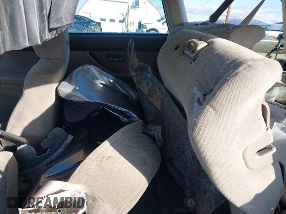 2003 Subaru Legacy Outback with VIN 4S3BH665237639595, listed as a IAAI auction lot 41953880 with Not provided miles and . Bid and sale history available at DreamBid. Image 8.