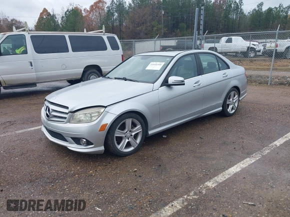 2010 Mercedes-Benz C 300 Sport z VIN WDDGF5EB6AR111658, wystawiony jako IAAI lot #41044200 z przebiegiem 140 599 mil mil oraz . Historia ofert i sprzedaży dostępna na DreamBid. Obrazek 17.