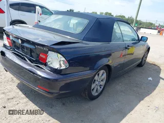 2005 BMW 3 Series 325Ci with VIN WBABW33405PL35066, listed as a IAAI auction lot 40118380 with 245,479 mi miles and . Bid and sale history available at carsss.com. Image 4.